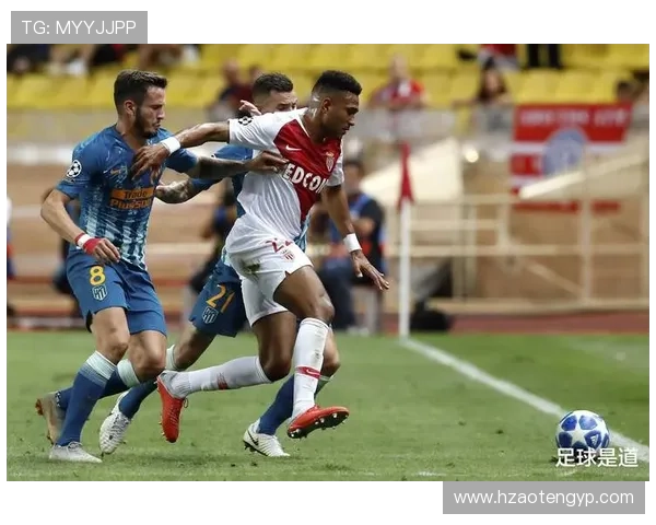 巴黎圣日耳曼管理危机爆发，战术体系混乱拖垮巨星，豪门地位摇摇欲坠！